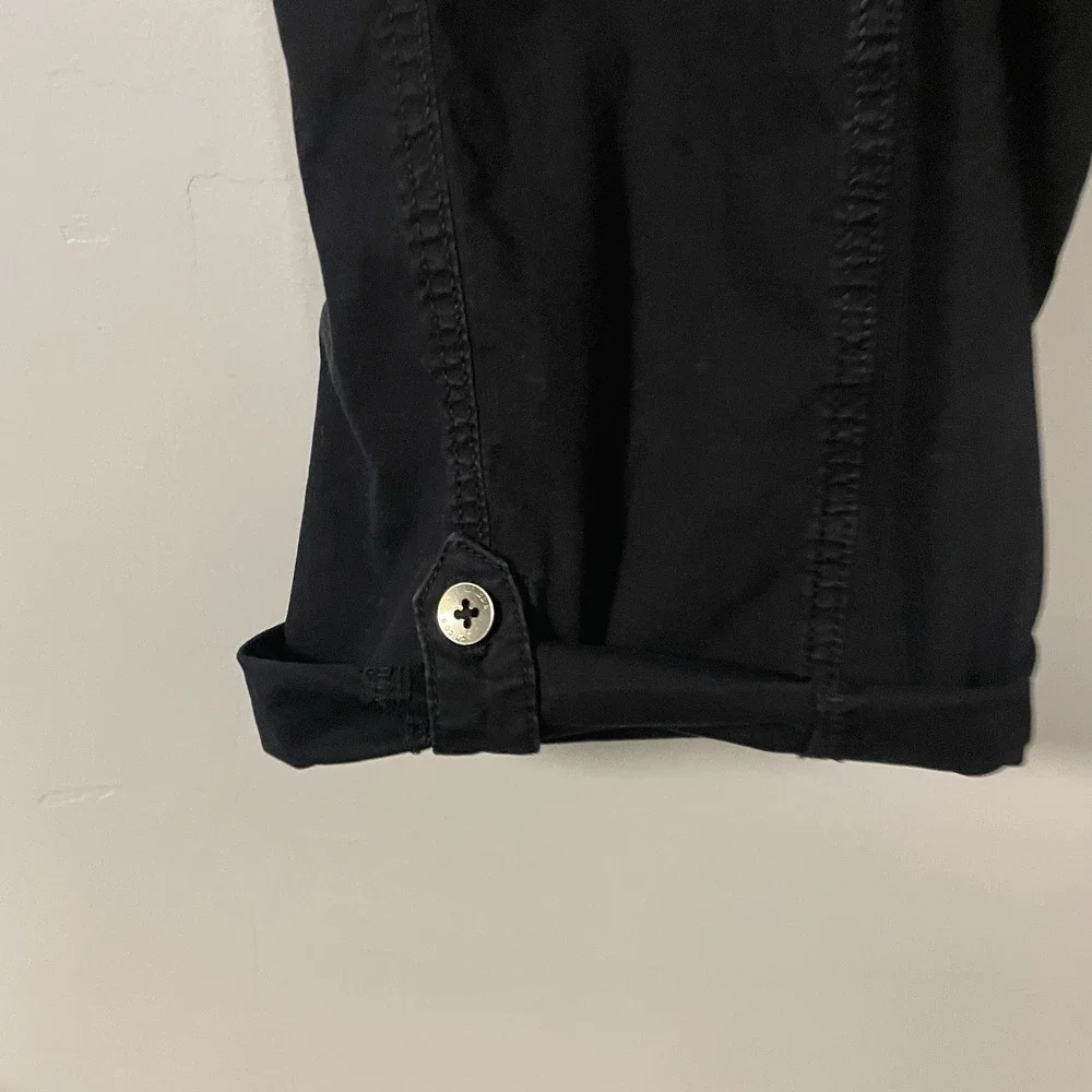 Chico's Black Casual Fly Front Cargo Basic Crop Pants Size 2.5 US size 14‎